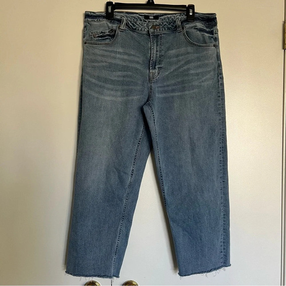 Frye Denim Jeans Womens size 32 High Rise Cropped Straight Raw Hem - Picture 2 of 16